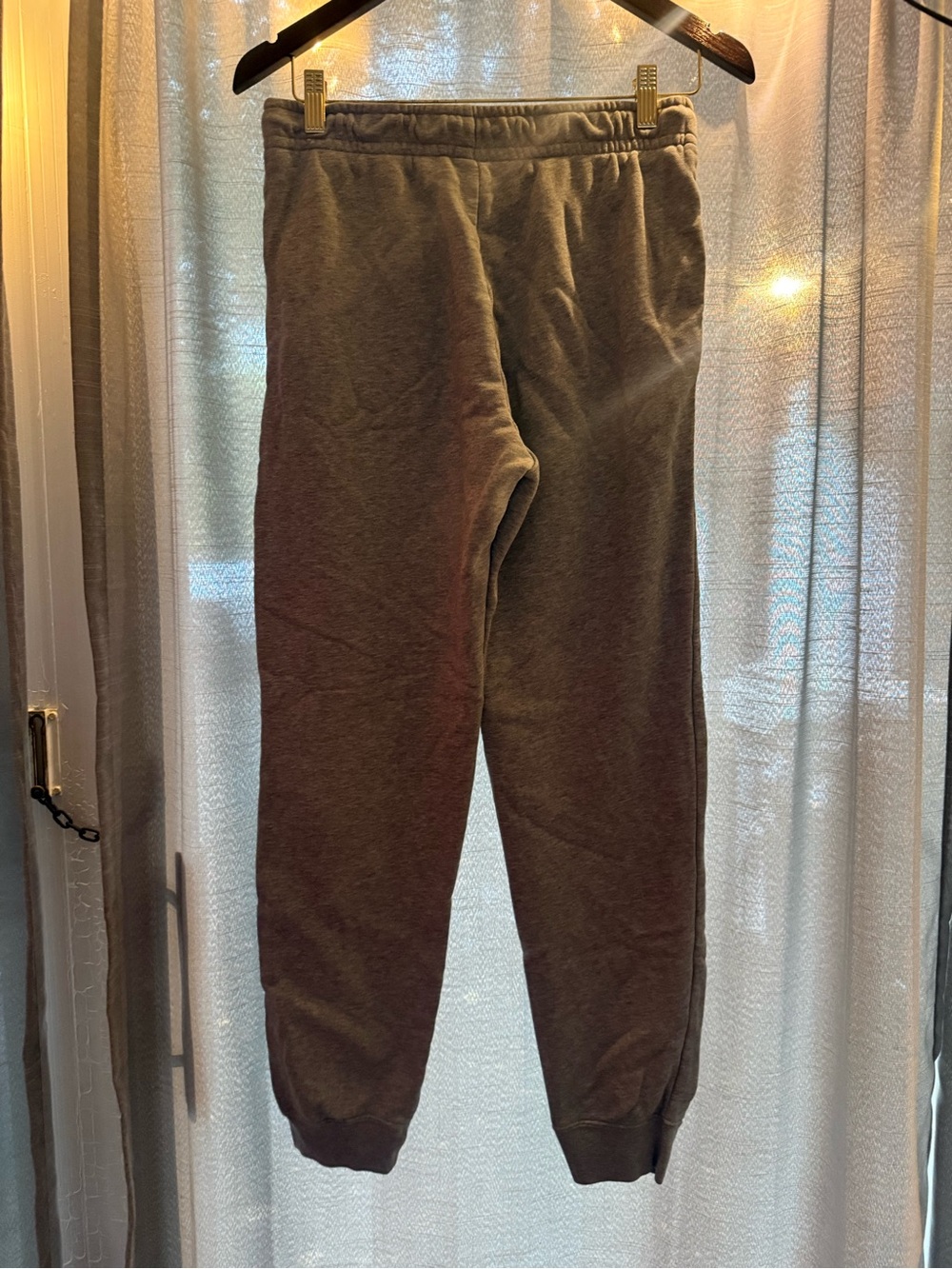 Nike women’s med Gray Jogger Pants - Picture 5 of 5